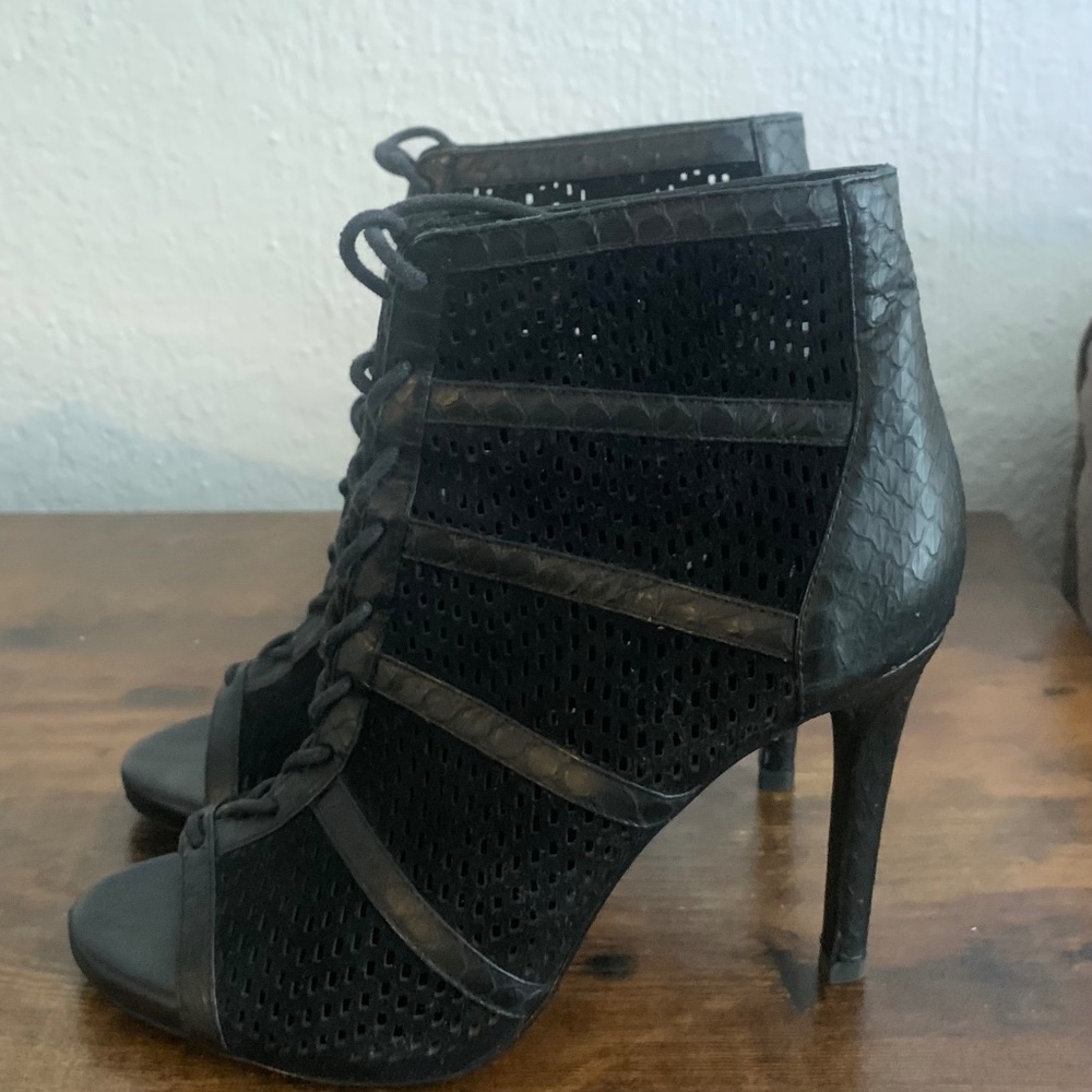 Joie high heels booties size 37 black snake open toe